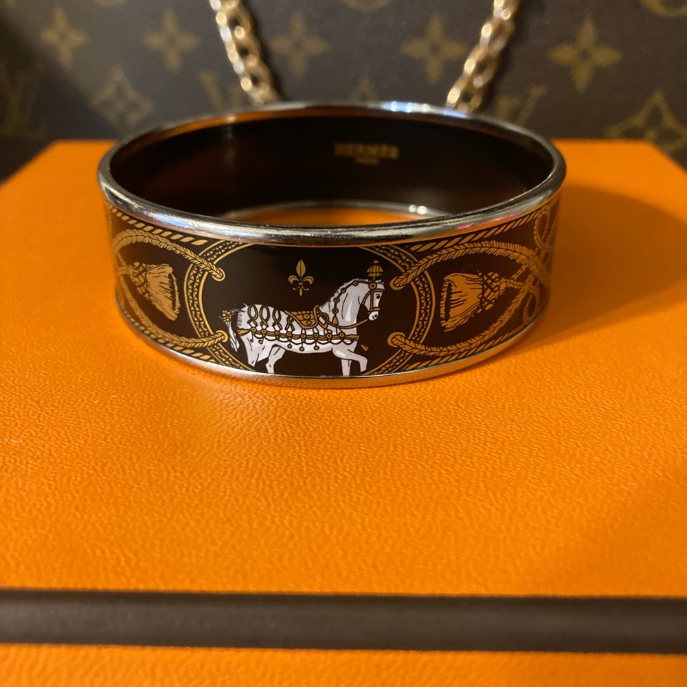 SOLD Hermes Black and Gold Equestrian Bracelet - Picture 5 of 14